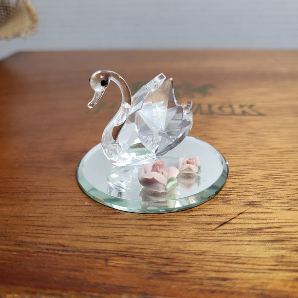 Vintage Minature Crystal Swan on Mirror Figurine - Picture 13 of 17